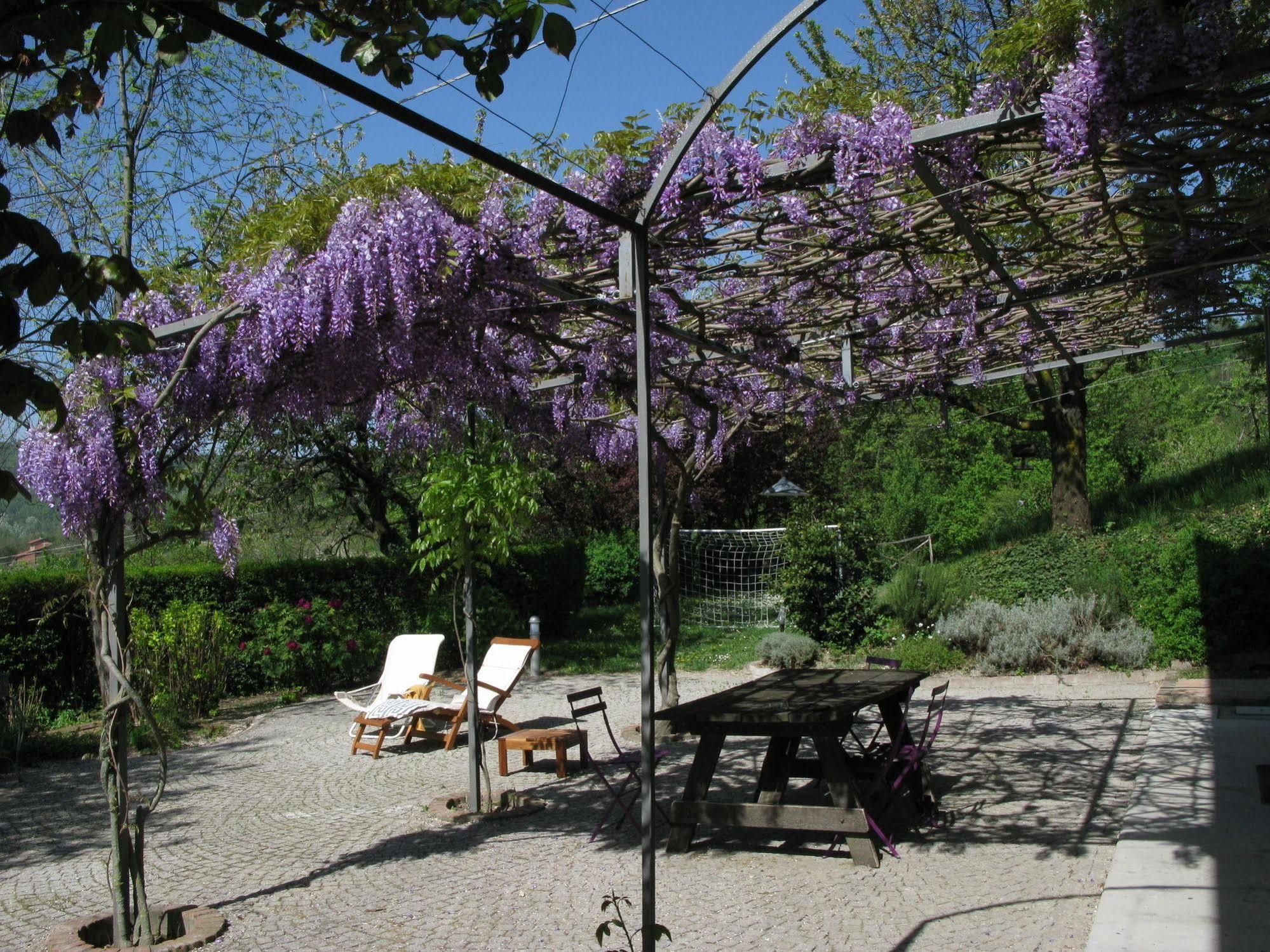 Sotto La Luna Bruna B&B Cocconato Buitenkant foto