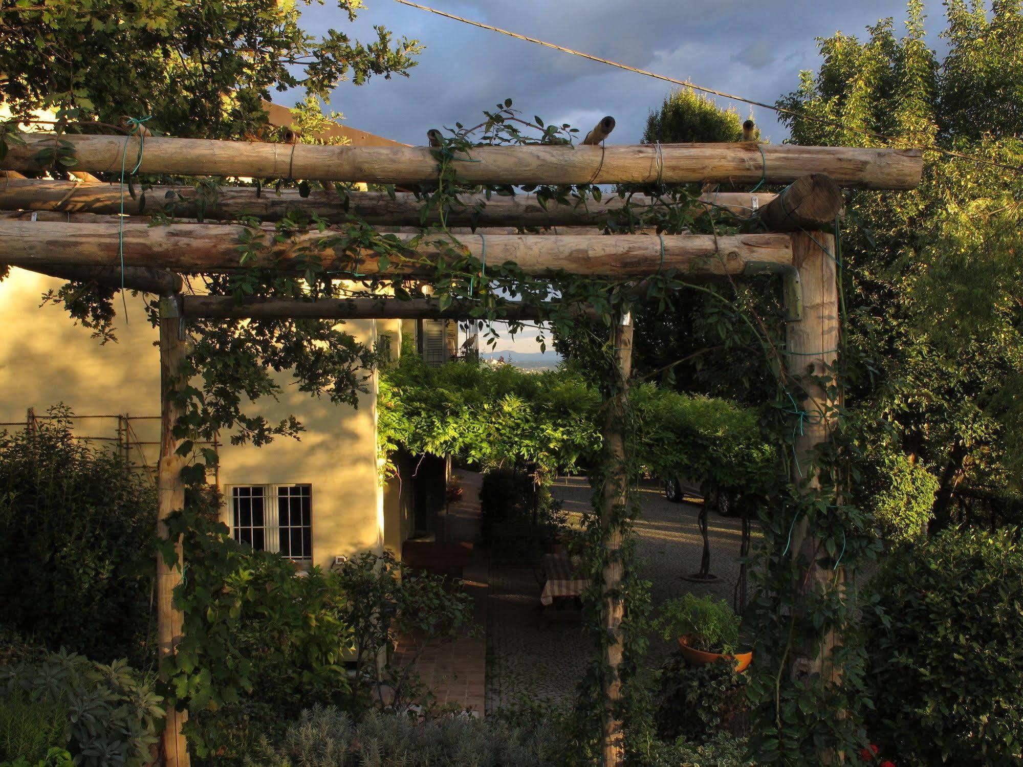 Sotto La Luna Bruna B&B Cocconato Buitenkant foto